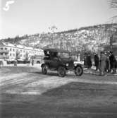 Fordon till beskådning i Huskvarna. 1950-tal.