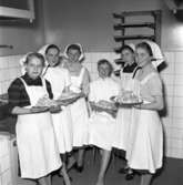 Serveringsflickor från Huskvarna år 1955.