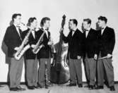 The Crazy sextett 8 april 1955. Tredje person från vänster är Enar Jonsson med trumpet.