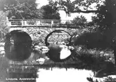 Annestorp i Lindome. Gamla landsvägsbron som låg nedanför 