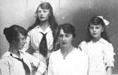De fyra systrarna Hasselberg, från vänster: Valborg, Karin, Anna och Linnéa.
Karin och Anna arbetade på Stretereds skolhem i Kållered som vårdarinnor.