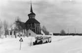 Bildiligenslinjen Mattmar - Svenstavik.  1920 - 1930-talet.
Vid Mattmar kyrka.  Omkring år 1936.