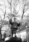 Holtermanska daghemmet, i trädgården hösten 1966. Bilderna är tagna när barnen leker osv utomhus.
