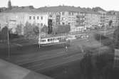 Vy från bron åt nordväst. Mölndalsbro i dag - ett skolpedagogiskt dokumentationsprojekt på Mölndals museum under oktober 1996. 1996_1061-1076 är gjorda av högstadieelever från Kvarnbyskolan 9C, grupp 3. Se även 1996_0913-0940, gruppbilder på klasserna 1996_1382-1405 samt bilder från den färdiga utställningen 1996_1358-1381.