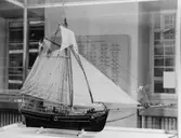 Fartyget sett från styrbords sida.