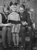 Syskonen Gertrud, Karin och Bertil Pamp, 1920-tal. Deras pappa arbetade på Stretereds skolhem.