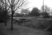 Översikt över Skedebron, sett från öster. 1996-01-16.