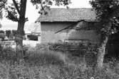 En bränneribyggnad. Lunnagården i Balltorp 1992-06-30.