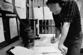 Denny Andersson i arbete på pappersbruket Papyrus i Mölndal, år 1990.