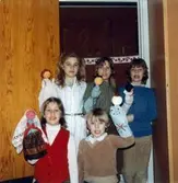 Dockteaterkurs VT 1983, Bosgårdsskolan. Fotografi ur album tillhörande Blanka Kaplan.