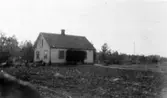 Poststationen Agunnaryd, huset i Bråna, Södergården, där poststationen låg åren 1915-1937, foto 1954.