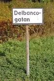 Västra Enerbacken. Skylt - Delbancogatan.