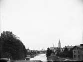 Vy över Fyrisån och Uppsala domkyrka, Uppsala 1900 - 1901