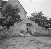 Mur med portal
Vamlingbo kyrka, Gotland
Exteriör

Svensk arkitektur: kyrkor, herrgårdar med mera fotograferade av Arkitekturminnesföreningen 1908-23.