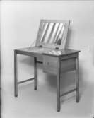 Bord med uppfällbar spegel