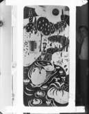 Dekorationsslipat glas
Kvinna på bro över å