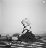 Zebrakläder
Första kollektionen
Flicka med barnkläder