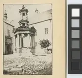 Kalmar slotts borggård med brunn.
Exteriör. Kalmar slotts borggård med brunn.