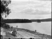 Vy över stranden och Gåsholmen.