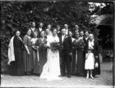 Bröllopsgrupp i Hotell Schweiz trädgård. Den 29 Juli 1933.