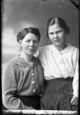 [Torins ateljé]. Fru Maria Lindeberg och Viola Lindeberg. Maj 1920.