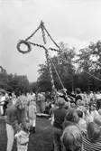 Midsommarfirande på Ekensås i Kållered, år 1984.

För mer information om bilden se under tilläggsinformation.