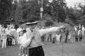 Midsommarfirande på Ekensås i Kållered, år 1984.

För mer information om bilden se under tilläggsinformation.