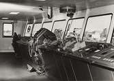Kommandobryggan med krängningsmätare ombord på motorfartyget AXEL JOHNSON av Stockholm.