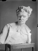 Byst föreställande författaren August Strindberg