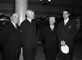 Uppsala universitets rektor Thore Engströmer och professor Nils von Hofsten med okända män, sannolikt i Universitetshuset, Uppsala oktober 1941