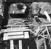 Lagerbyggnad 110 och 111 under uppbyggnad på Papyrus fabriksområde, 10/4-1946.