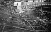 Lagerbyggnad 110 och 111 under uppbyggnad på Papyrus fabriksområde, 22/10-1945.