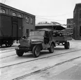 Jeep.
Föraren är troligen Hjalmar Lund.