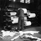 Säkerhetstjänst, spiktramp.
En man med på bilden.