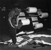 Säkerhetstjänst, spiktramp.
En man med på bilden.