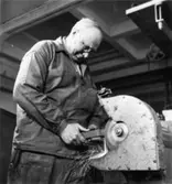 Säkerhetstjänsten, smärgling.
En okänd man.