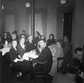 Tjänstemännen på Papyrus har personalfest, 16/4-1948.