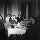 Tjänstemännen på Papyrus har personalfest, 16/4-1948.