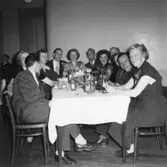 Personalfest för tjänstemännen.
Doris Lundqvist till höger.
Foto: verkmästare Hermansson.