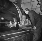 PM 8, slipning av cylinder.
Ossian Forsell, Oskar Magnusson.