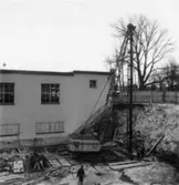 Byggnad N:o 6, tillbyggnad 1954. Pålning.
