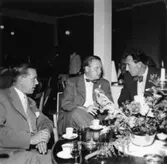 Reportage från pressvisningen den 29/8 1955.