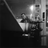 Reportage från pressvisningen den 29/8 1955.
Karl Nygren.