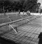 Byggnad N:o 6, tillbyggnad 1954. Gjutning av undertak.