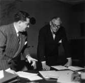 Fr. h. Bankdirektör Marcus Wallenberg och kamrer Einar Harald.
