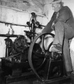 Ljungaskogs AB. Spänningsregulator.