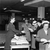 Fabriksvisning för anställdas anhöriga den 28/5 1957.
Birgitta Max.