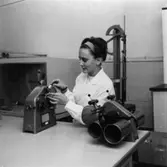 Laboratoriet, interiör. Böjstyvhetsmätare.