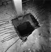 Byggnad 19. Förstärkning av bjälklag genom megapålning.