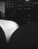 Manöverbordet vid målmaskin nr. 1 på Papyrus, 12/5-1970.

Fotograf: Rolf Salomonsson, Wezäta studio, Grafiska Vägen Box 5057, 
402 22 Göteborg 5 Växel 031/40 01 40